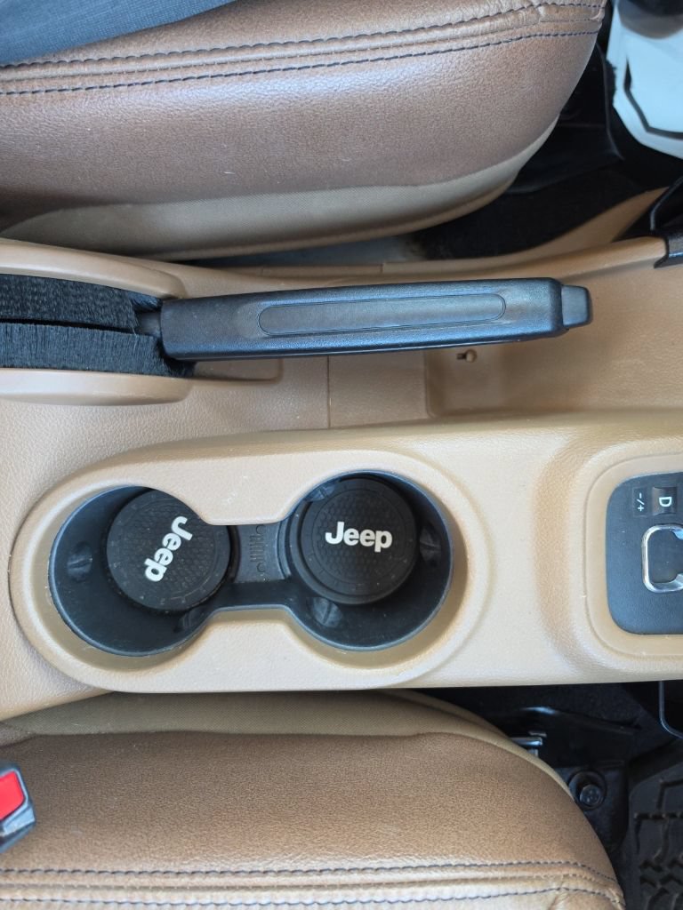 Used 2016 Jeep Wrangler Unlimited Rubicon w/ Dual Top Group AWD/4WD image 19