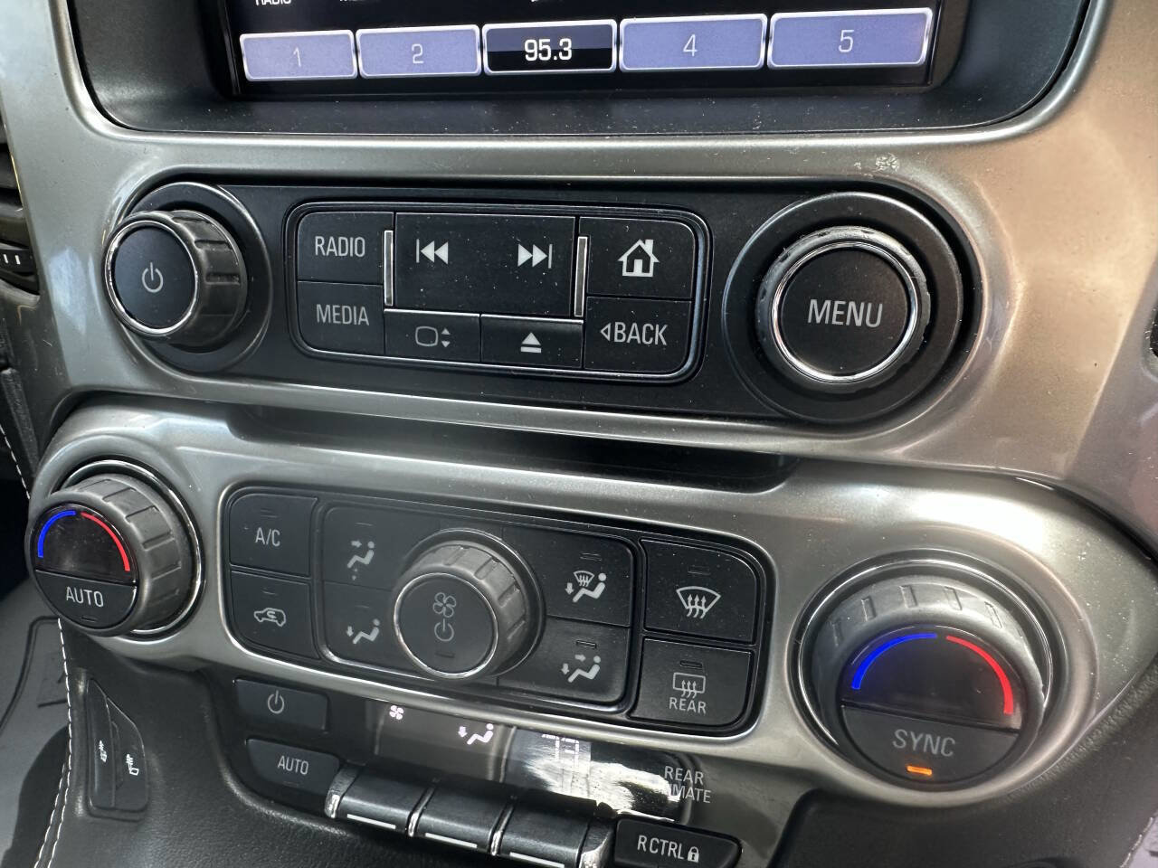 Used 2018 Chevrolet Suburban LT AWD/4WD image 11
