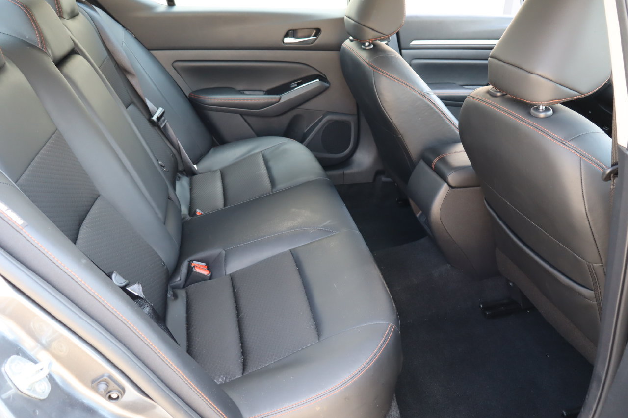 Used 2025 Nissan Altima 2.5 SR FWD image 17