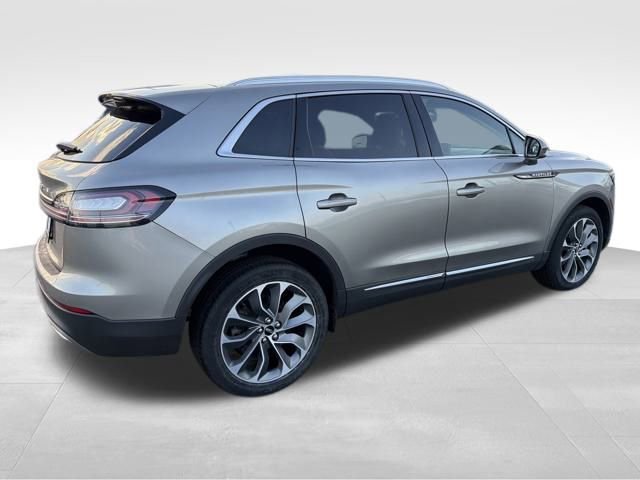 Used 2023 Lincoln Nautilus Reserve image 8