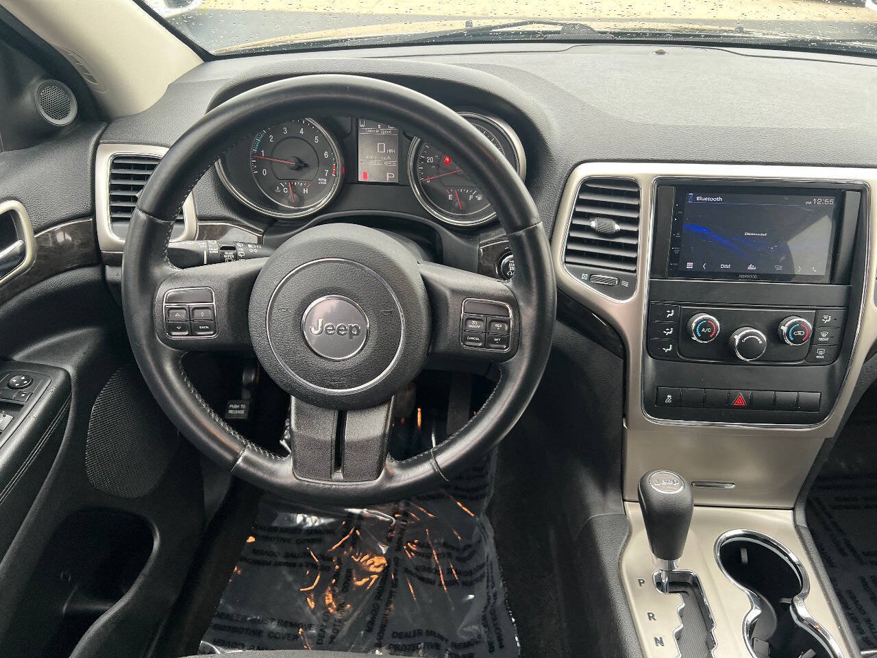 Used 2012 Jeep Grand Cherokee Laredo w/ Laredo E Group AWD/4WD image 31