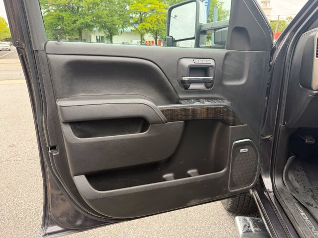 Used 2015 GMC Sierra 3500 Denali w/ Duramax Plus Package AWD/4WD image 10