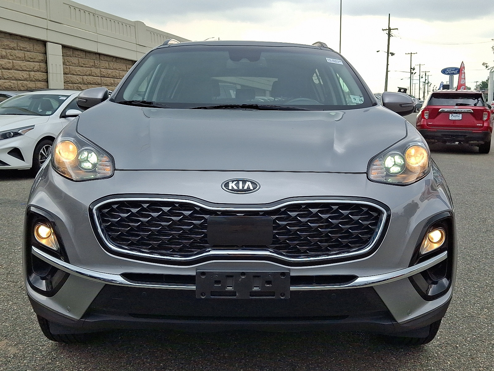 Used 2022 Kia Sportage EX w/ EX Technology Package image 2