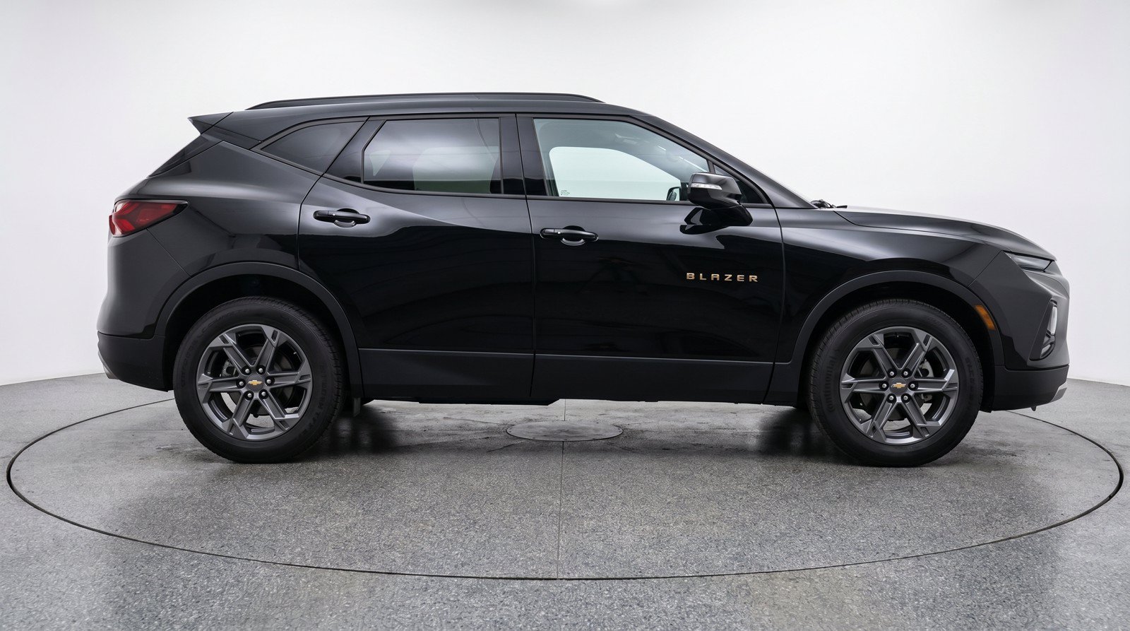 Used 2025 Chevrolet Blazer LT FWD image 11