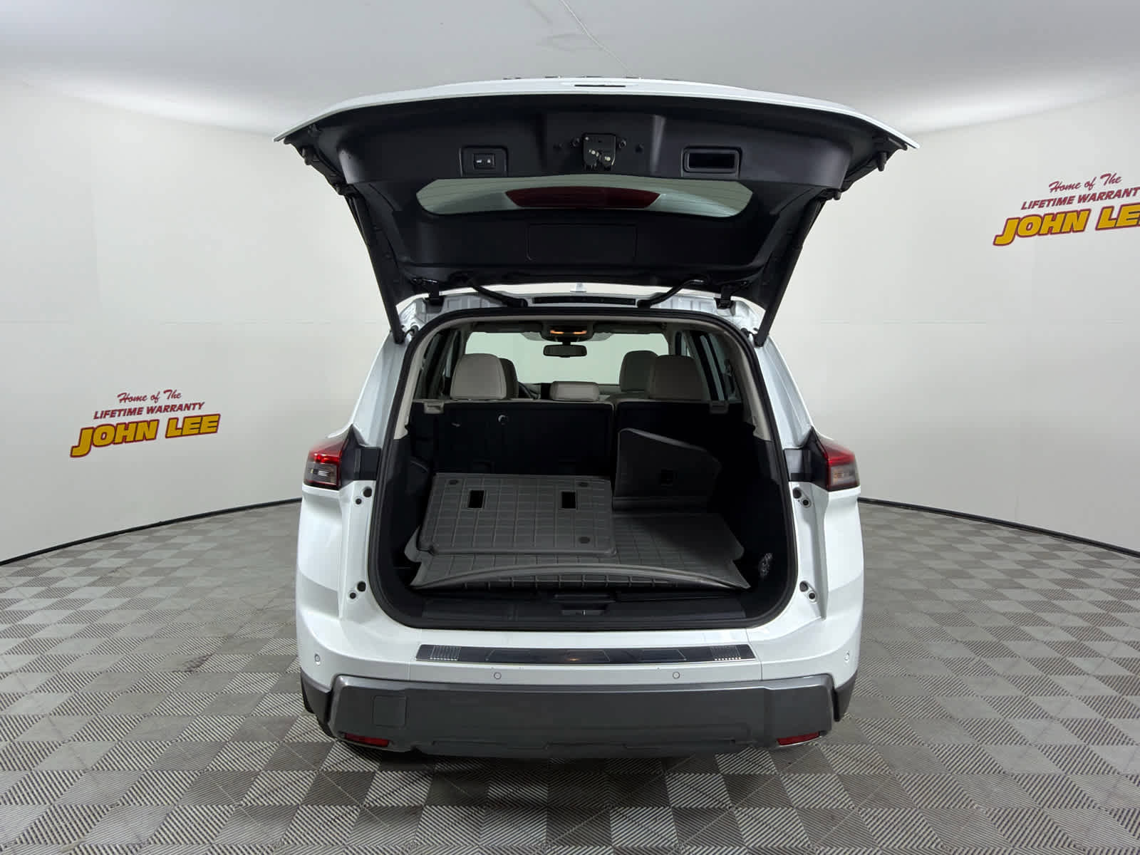 Used 2024 Nissan Rogue SL image 5