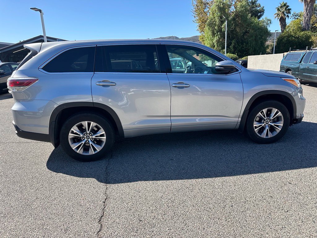 Used 2016 Toyota Highlander LE AWD/4WD image 5