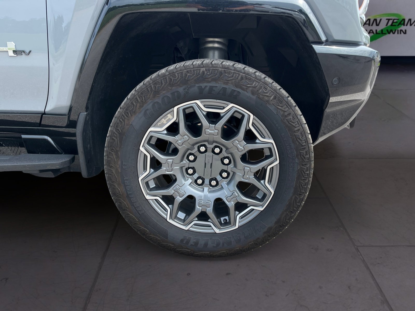 Used 2025 GMC Hummer EV 3X image 14