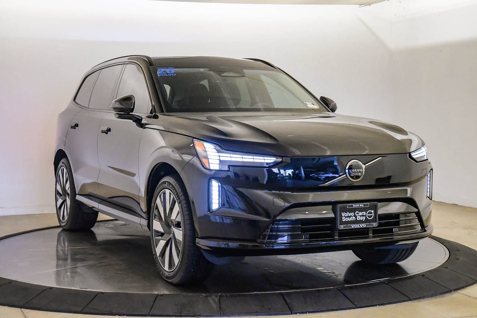 Certified 2026 Volvo EX90 Plus AWD/4WD image 5