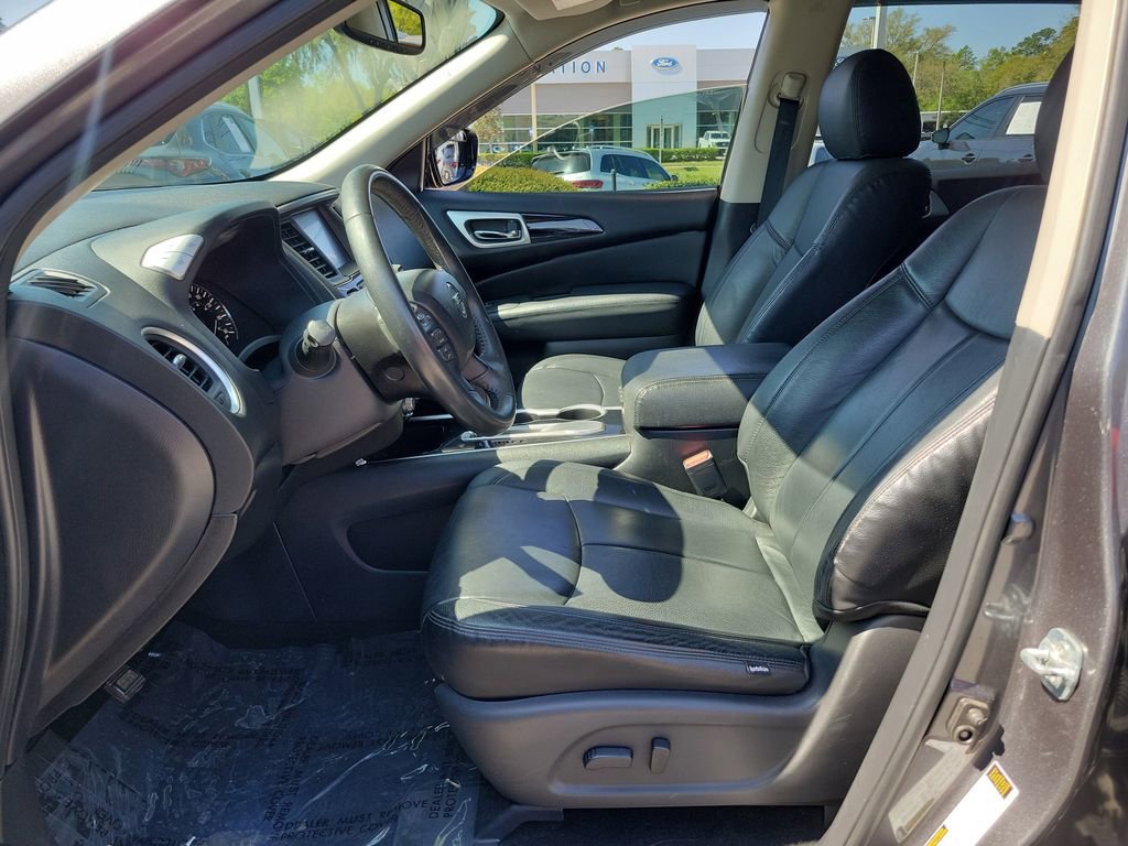 Used 2017 Nissan Pathfinder SV image 18