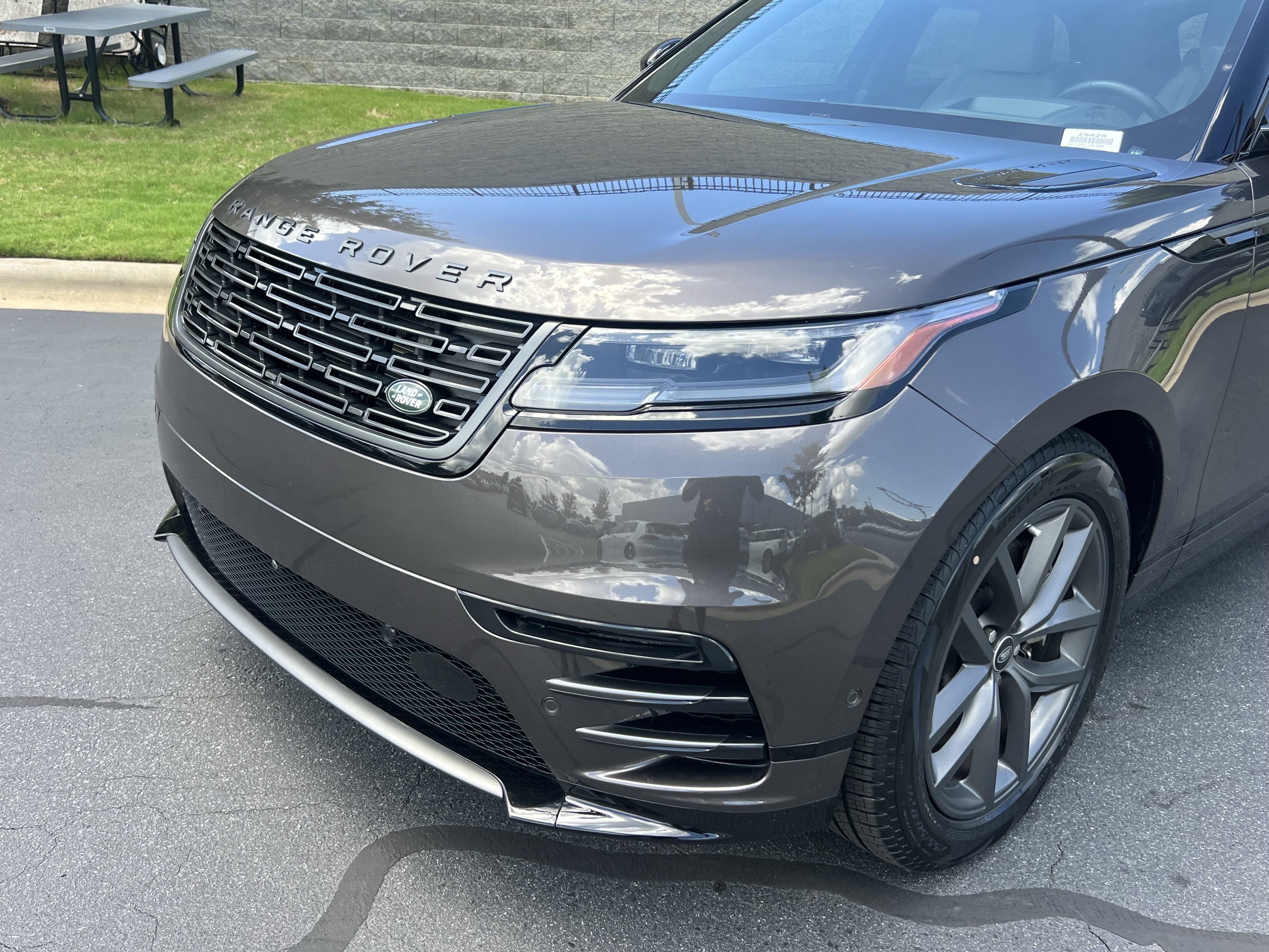 Certified 2026 Land Rover Range Rover Velar Dynamic SE AWD/4WD image 11