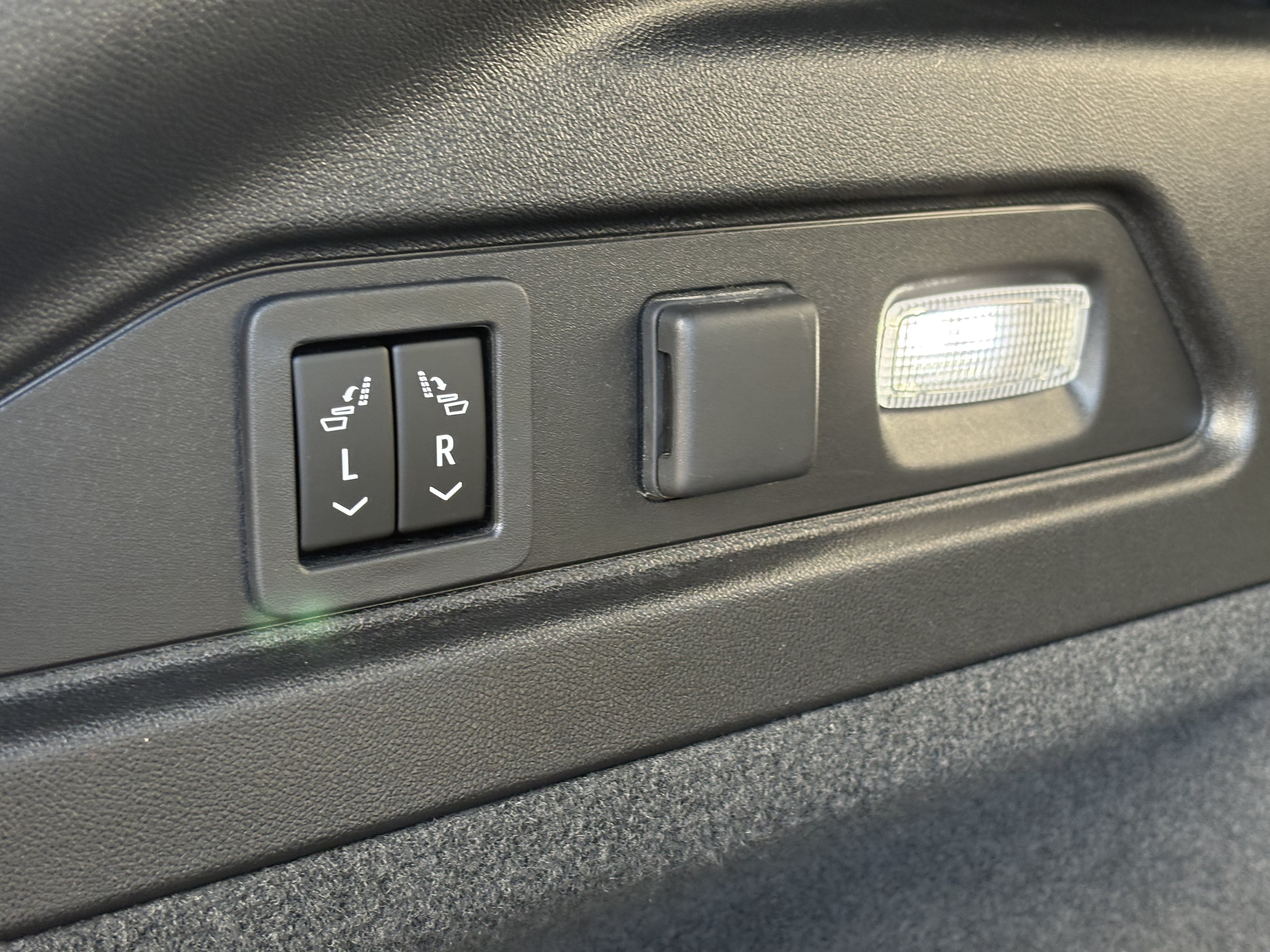 Used 2024 Cadillac Lyriq Sport AWD/4WD image 10