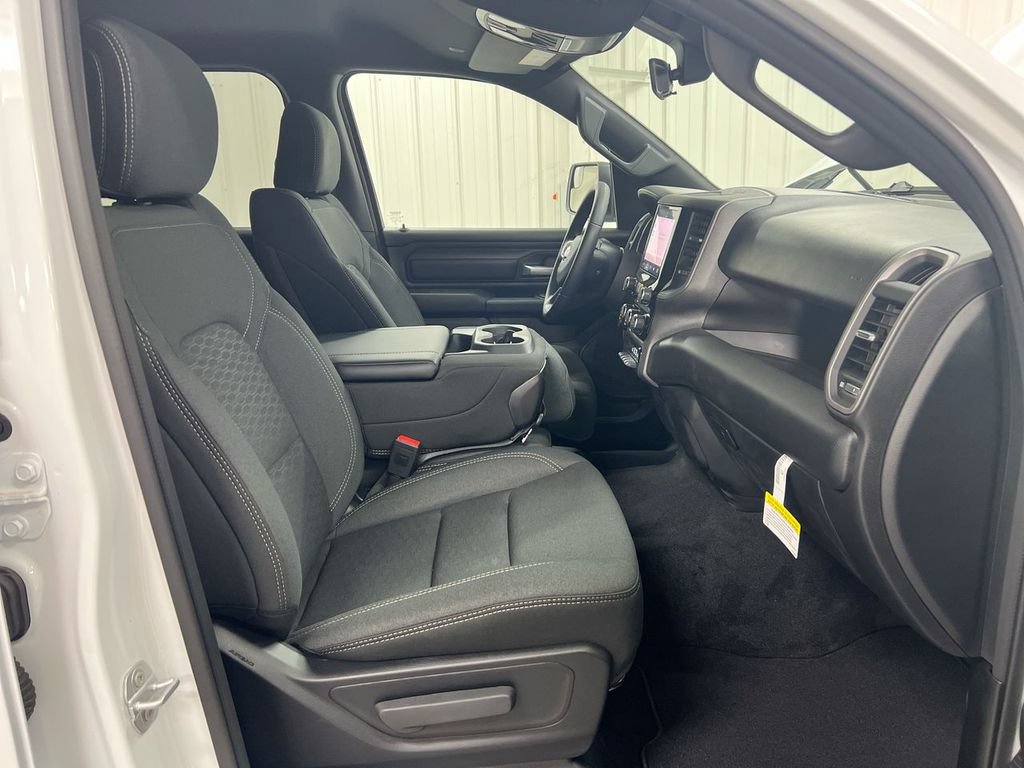 New 2026 RAM 1500 Express AWD/4WD image 21
