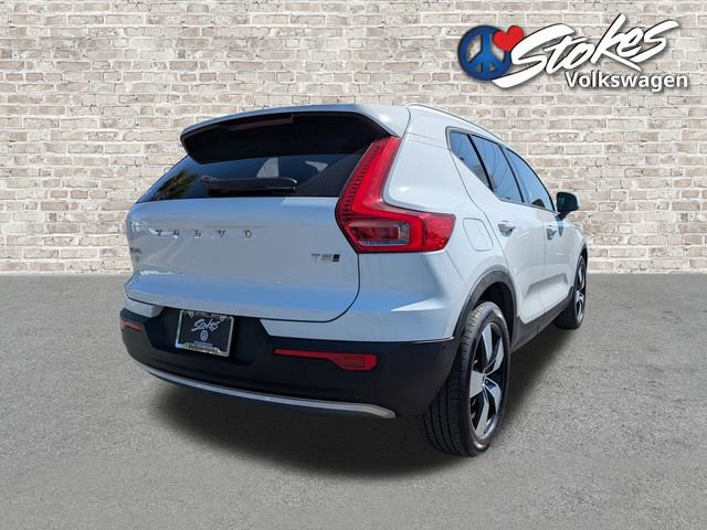 Used 2019 Volvo XC40 T5 Momentum image 4