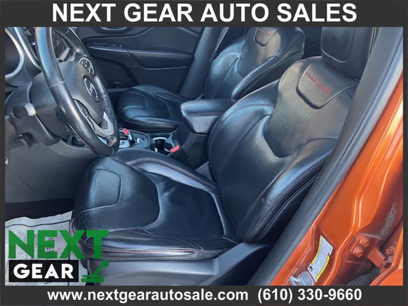 Used 2015 Jeep Cherokee Trailhawk w/ Comfort/Convenience Group image 9
