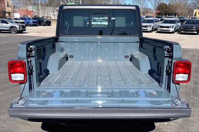 New 2026 Jeep Gladiator Sport AWD/4WD image 33