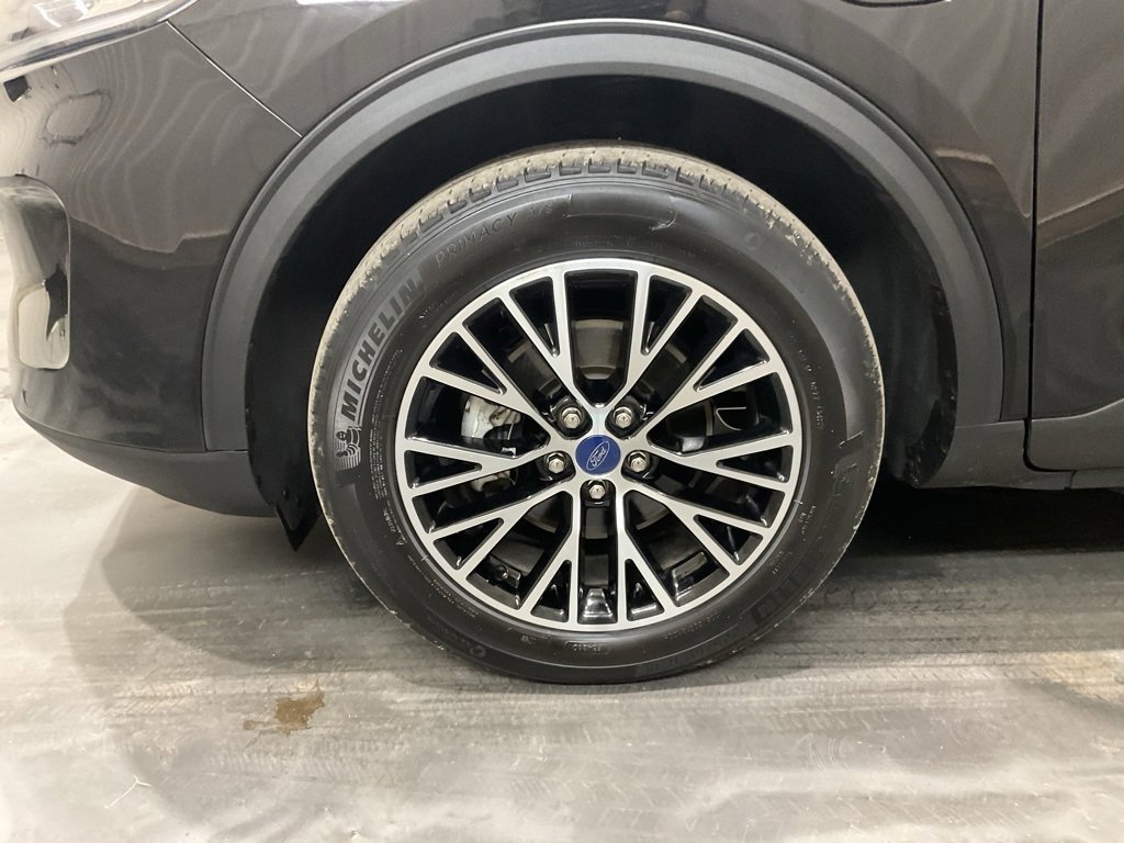 Used 2022 Ford Escape Titanium image 6