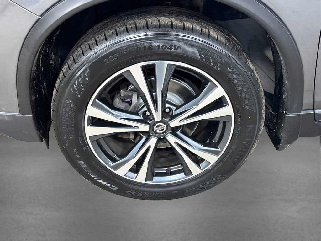 Used 2018 Nissan Rogue SL w/ Premium Package image 12