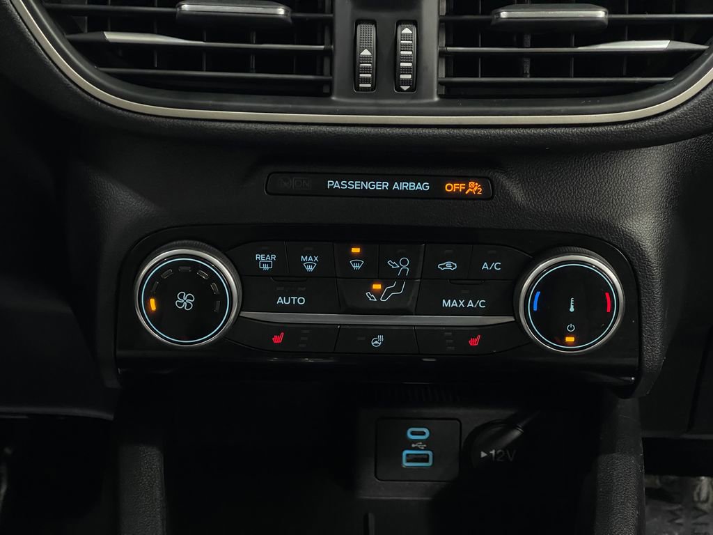 Used 2022 Ford Escape SE w/ Cold Weather Package image 23