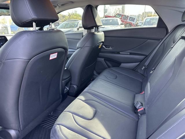 Used 2025 Hyundai Elantra Limited image 15