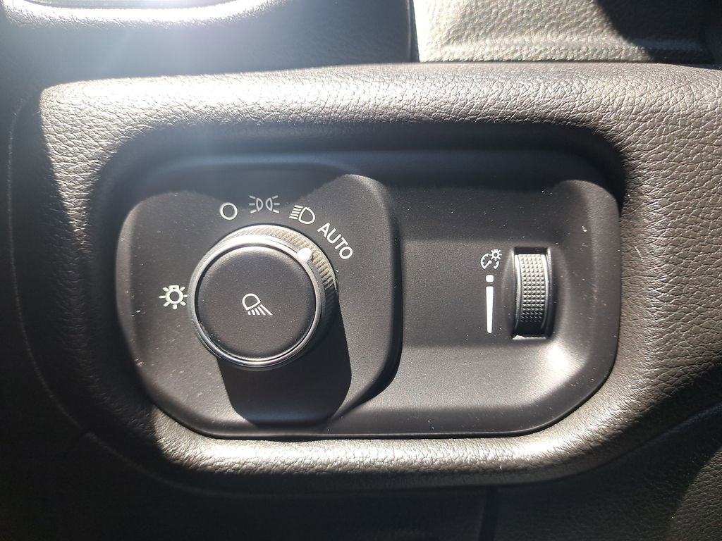Used 2023 RAM 1500 Laramie AWD/4WD image 23