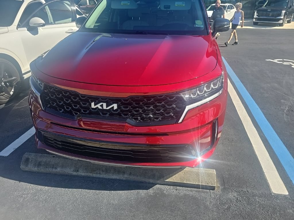 Used 2022 Kia Sorento S w/ Panoramic Sunroof Package FWD image 2