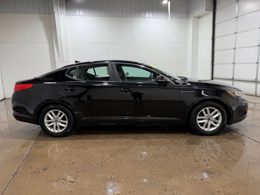 Used 2011 Kia Optima LX w/ Convenience Pkg FWD image 3