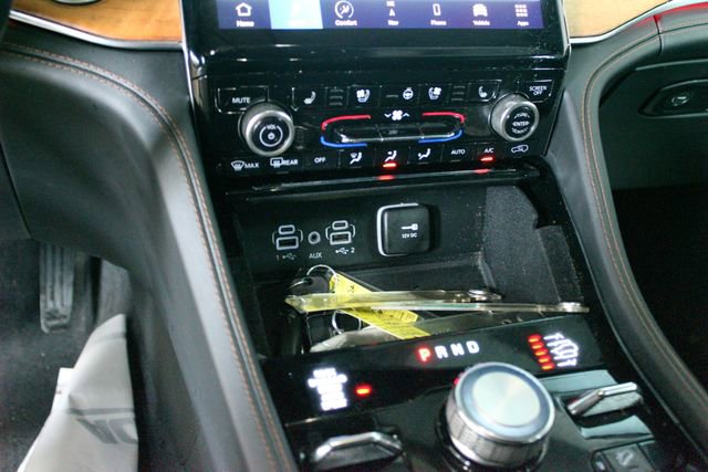 Used 2021 Jeep Grand Cherokee L Summit AWD/4WD image 19