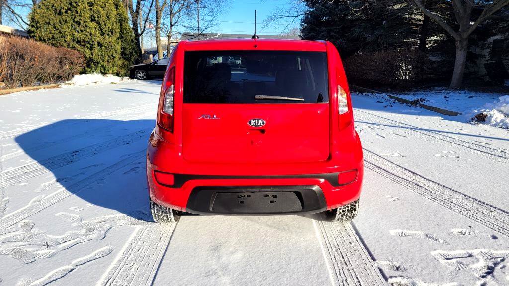 Used 2013 Kia Soul + w/ Audio Pkg image 4