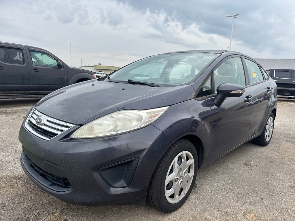 Used 2013 Ford Fiesta SE FWD image 1