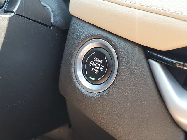 Used 2024 Cadillac XT4 Premium Luxury w/ Cold Weather Package AWD/4WD image 19