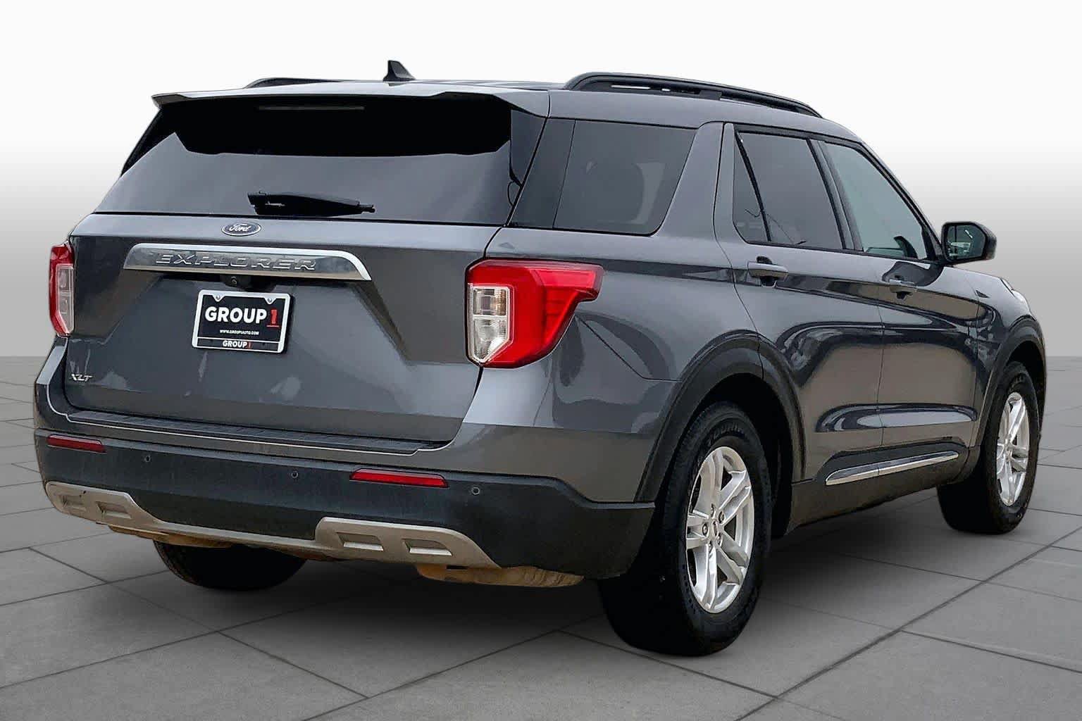 Used 2021 Ford Explorer XLT w/ Equipment Group 202A RWD image 12