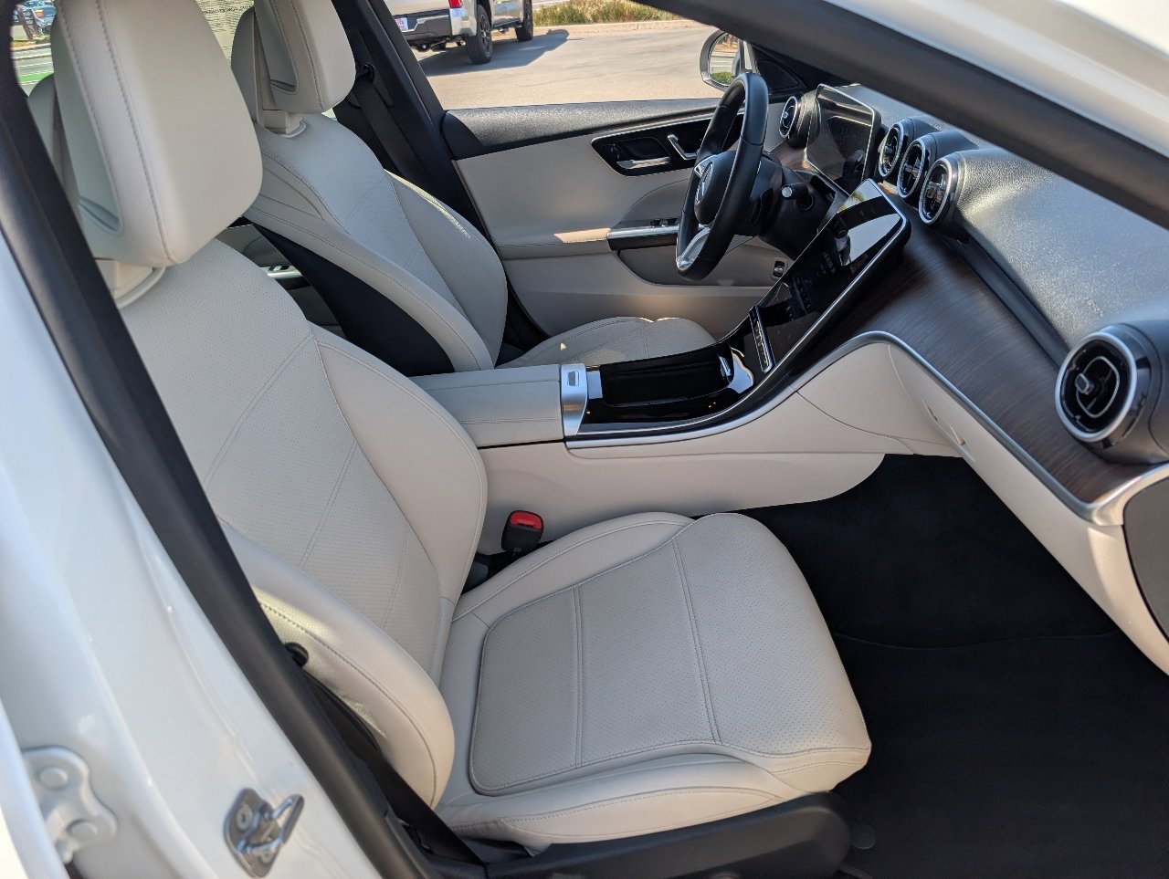 Used 2025 Mercedes-Benz C 300 4MATIC Sedan image 8