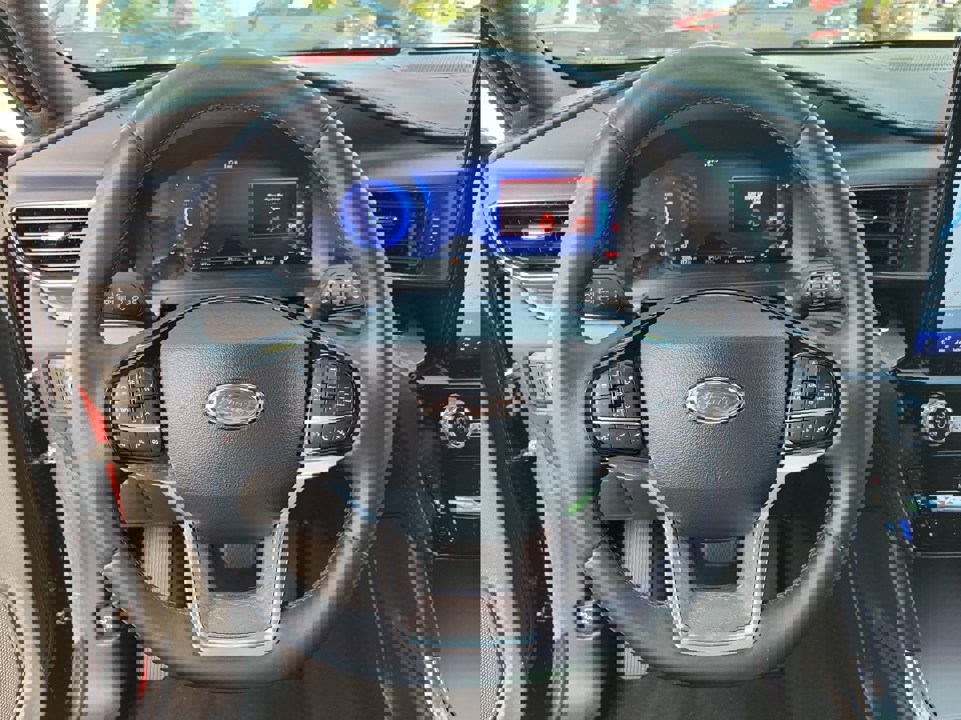 Used 2023 Ford Explorer Platinum w/ Technology Package image 33