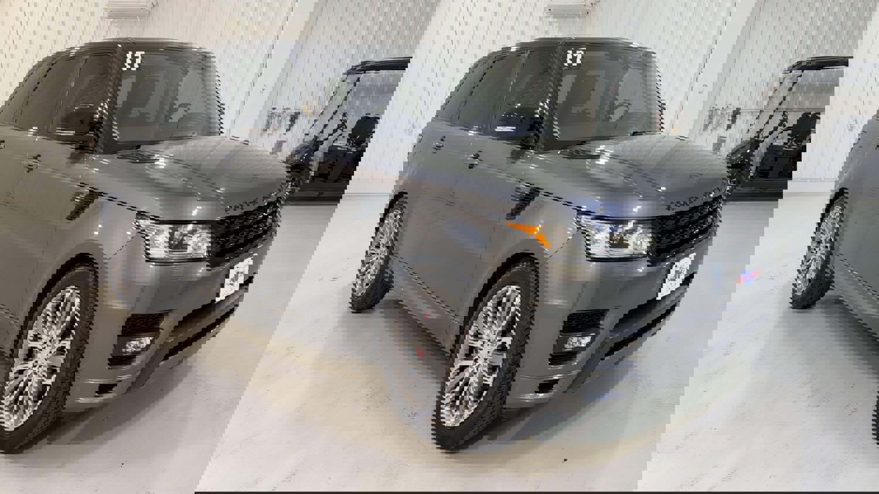 Used 2017 Land Rover Range Rover Sport Autobiography image 3