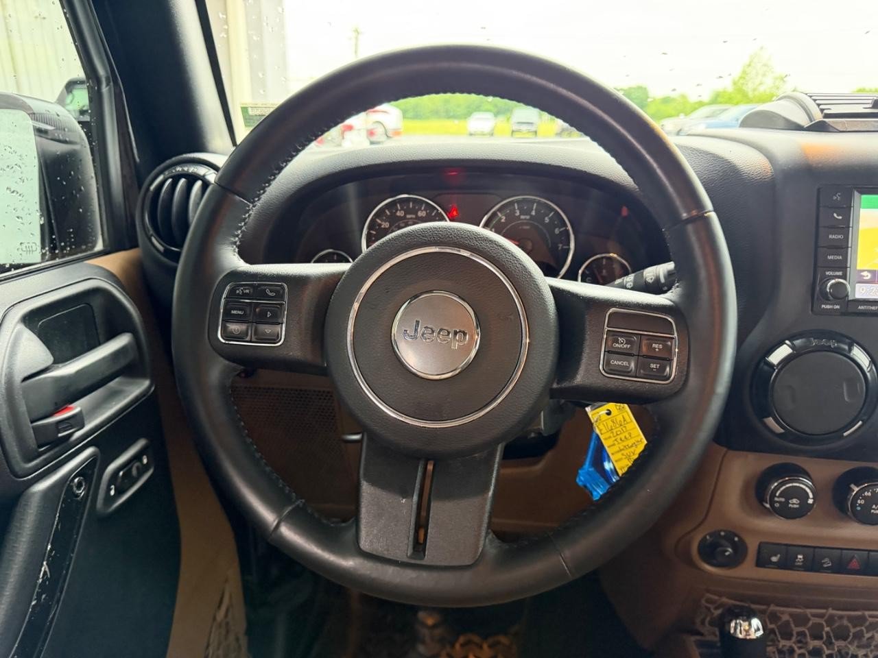 Used 2017 Jeep Wrangler Unlimited Sahara w/ Connectivity Group AWD/4WD image 11