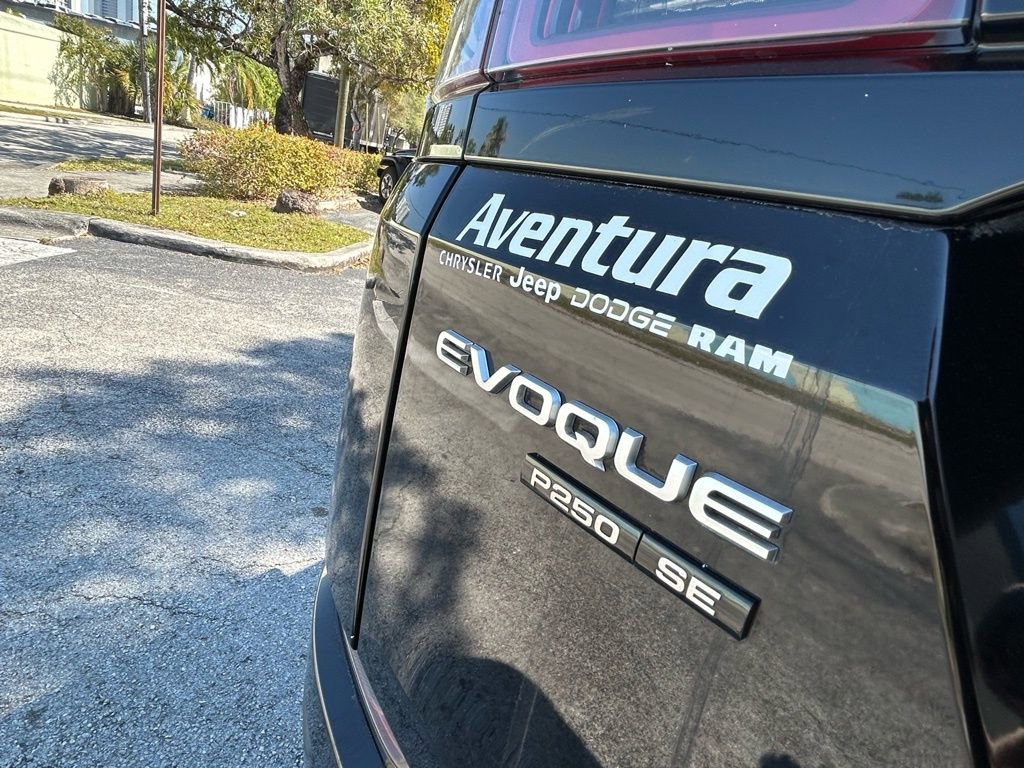 Used 2020 Land Rover Range Rover Evoque SE image 34