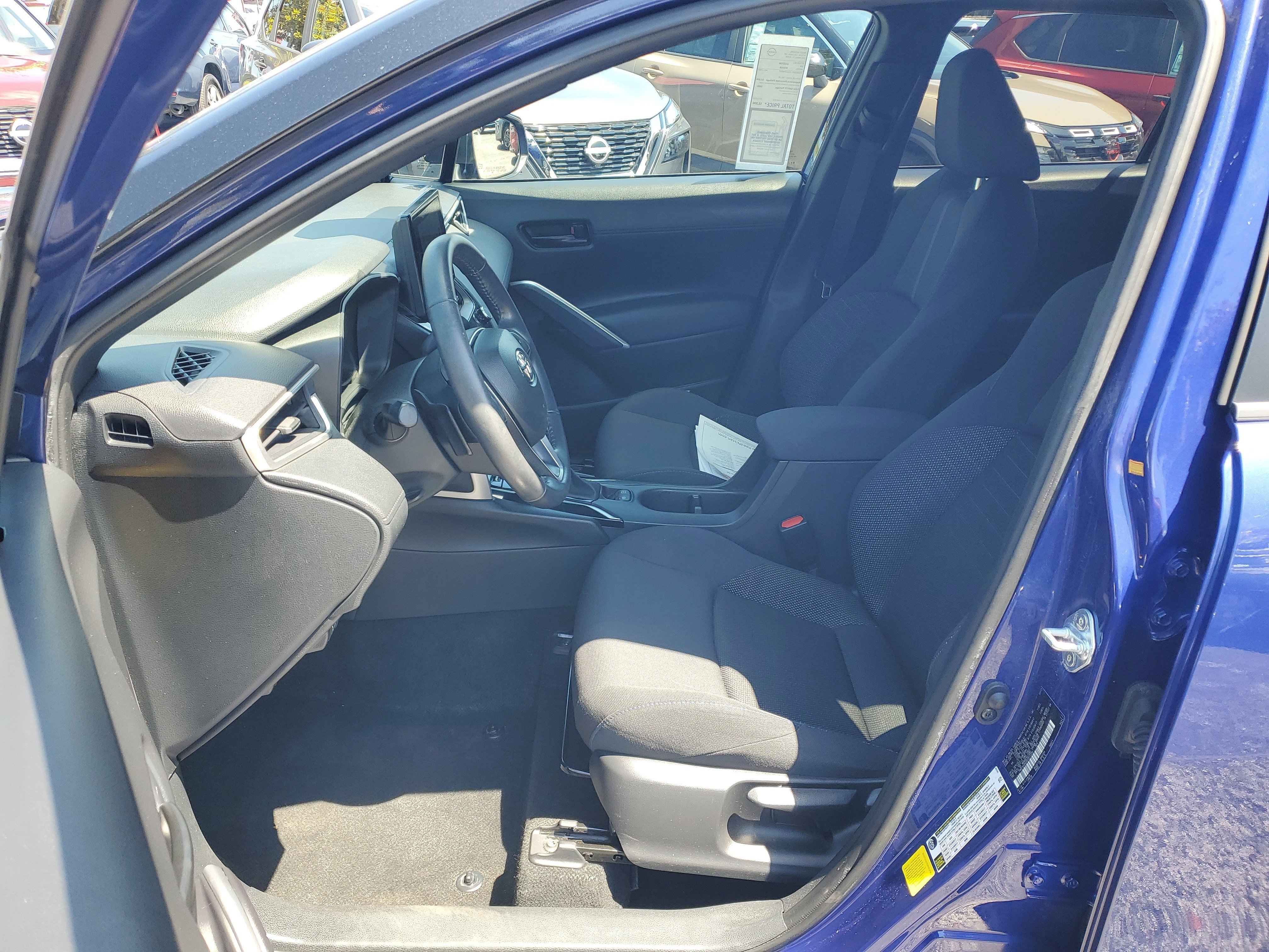 Used 2024 Toyota Corolla Cross AWD Hybrid w/ Moonroof Package image 13