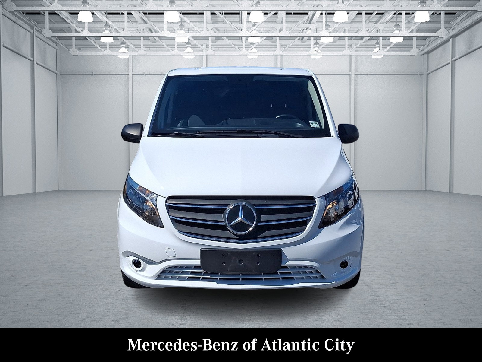 Used 2023 Mercedes-Benz Metris image 2