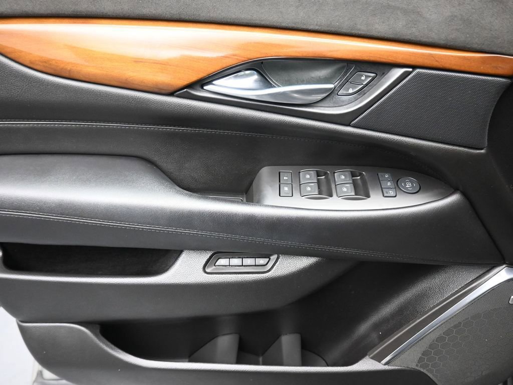 Used 2017 Cadillac Escalade Premium Luxury image 10