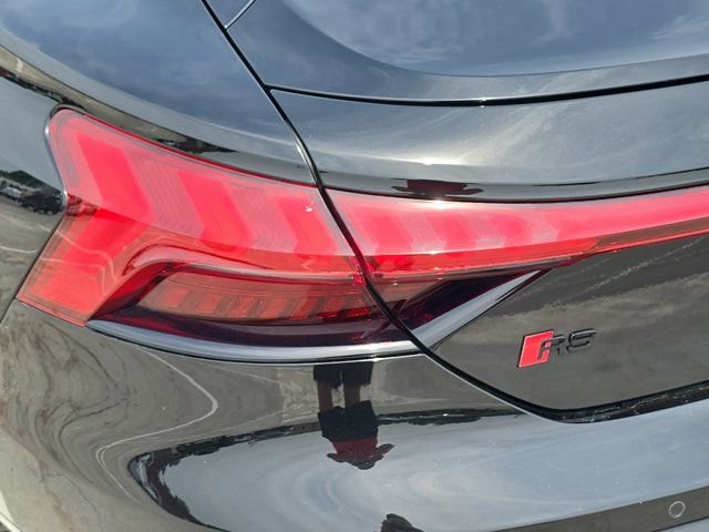 Used 2022 Audi RS e-tron GT image 35