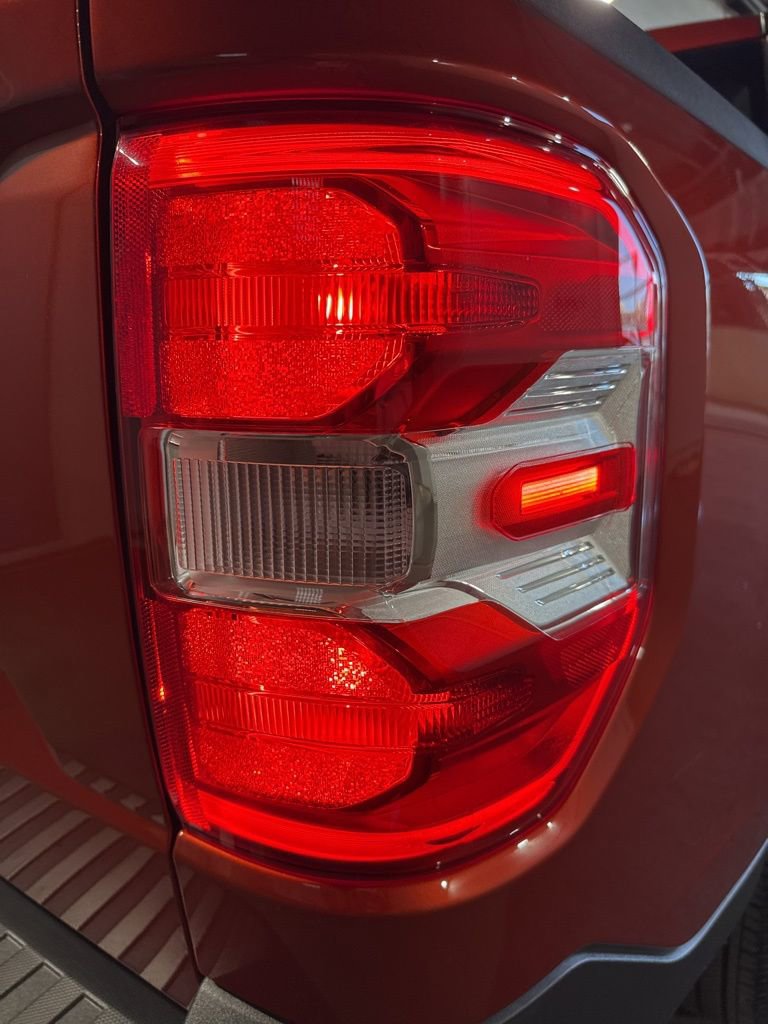 Used 2022 Ford Maverick Lariat image 19