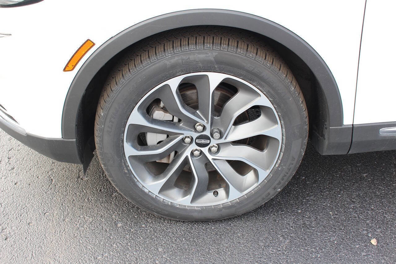 Used 2022 Lincoln Nautilus Reserve w/ Luxury Package image 8