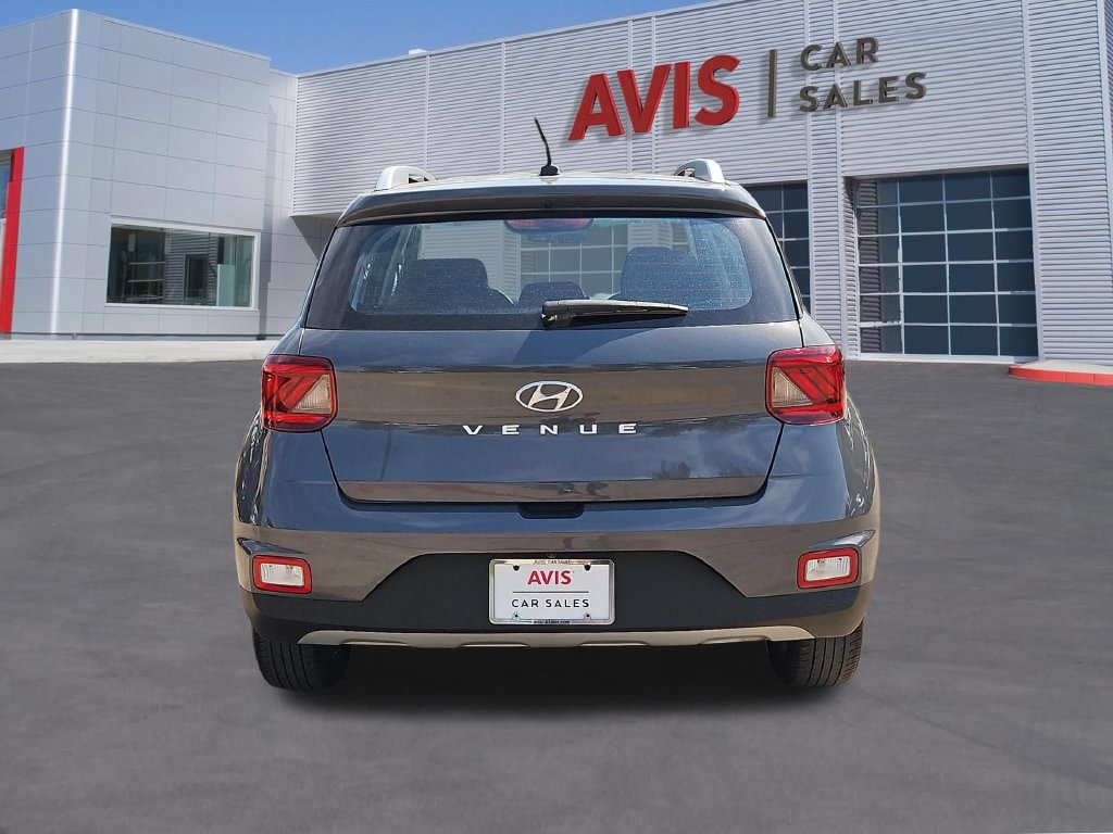 Used 2025 Hyundai Venue SEL FWD image 7