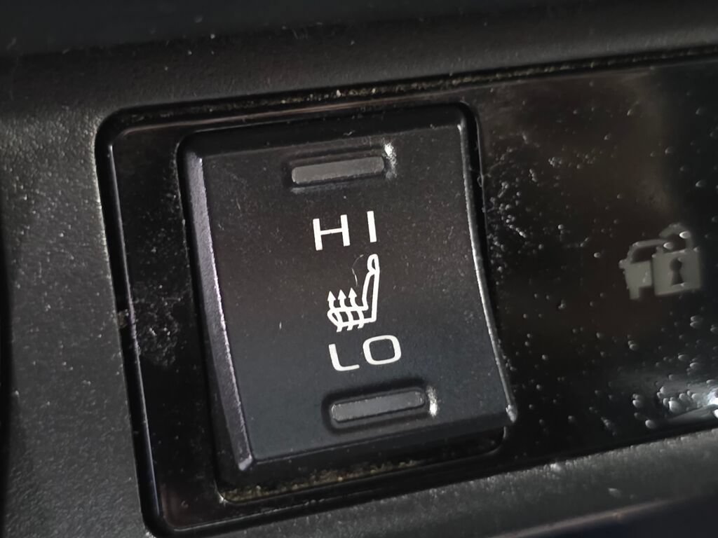 Used 2024 Toyota RAV4 XSE w/ Advanced Technology Package AWD/4WD image 18