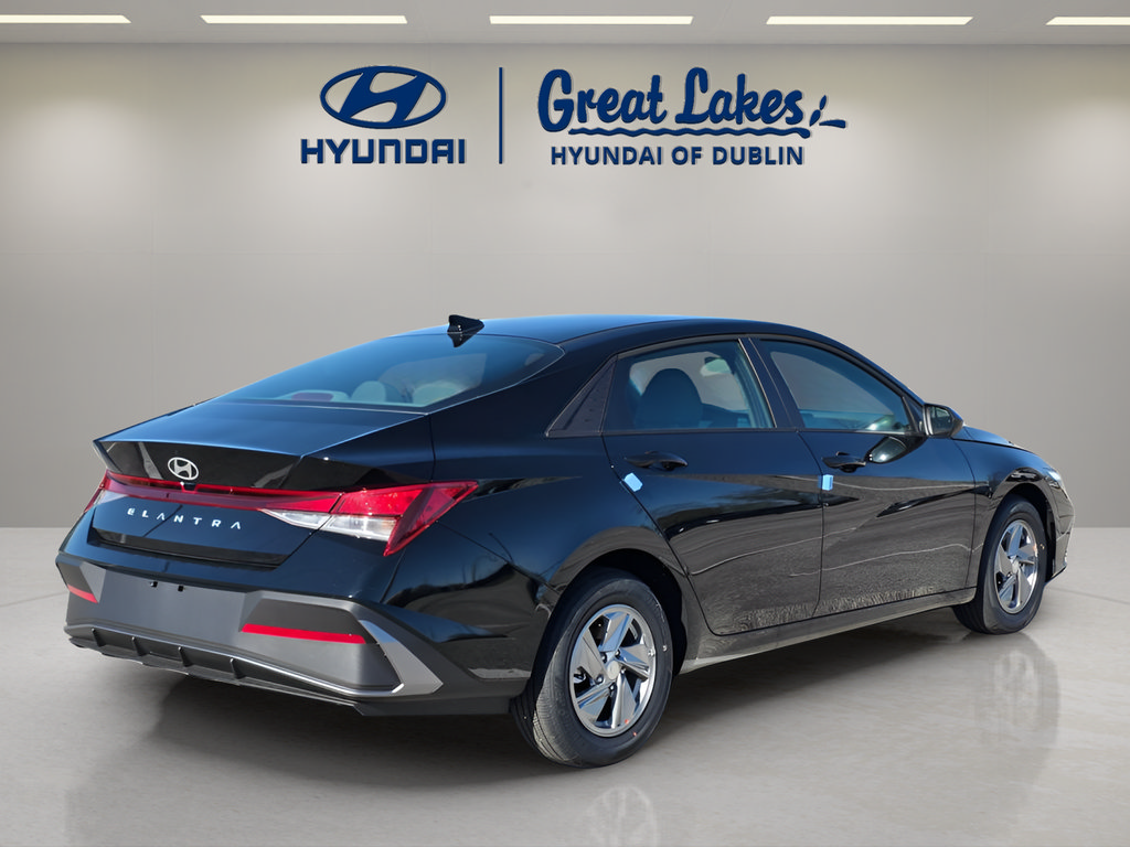 New 2026 Hyundai Elantra SE FWD image 5