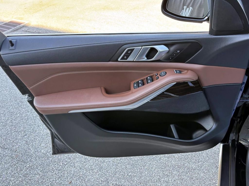 Used 2023 BMW X5 xDrive40i w/ Premium Package image 11