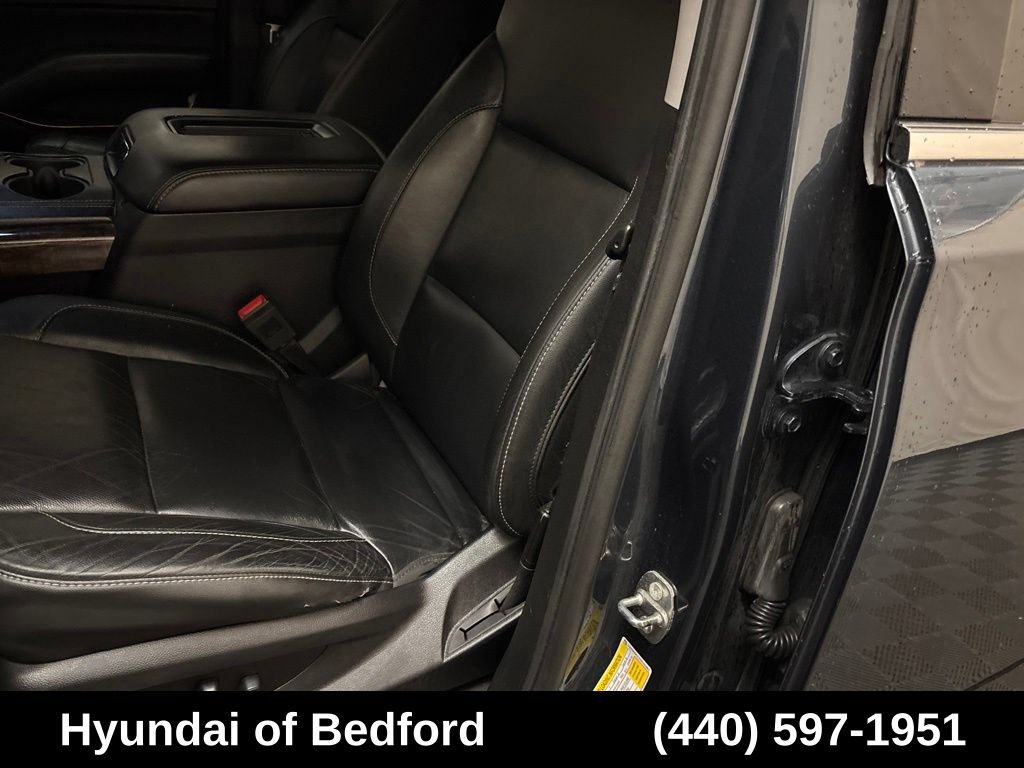 Used 2019 Chevrolet Tahoe LT w/ Luxury Package AWD/4WD image 15