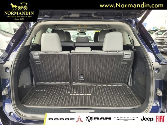 Used 2022 Toyota Highlander XLE FWD image 19
