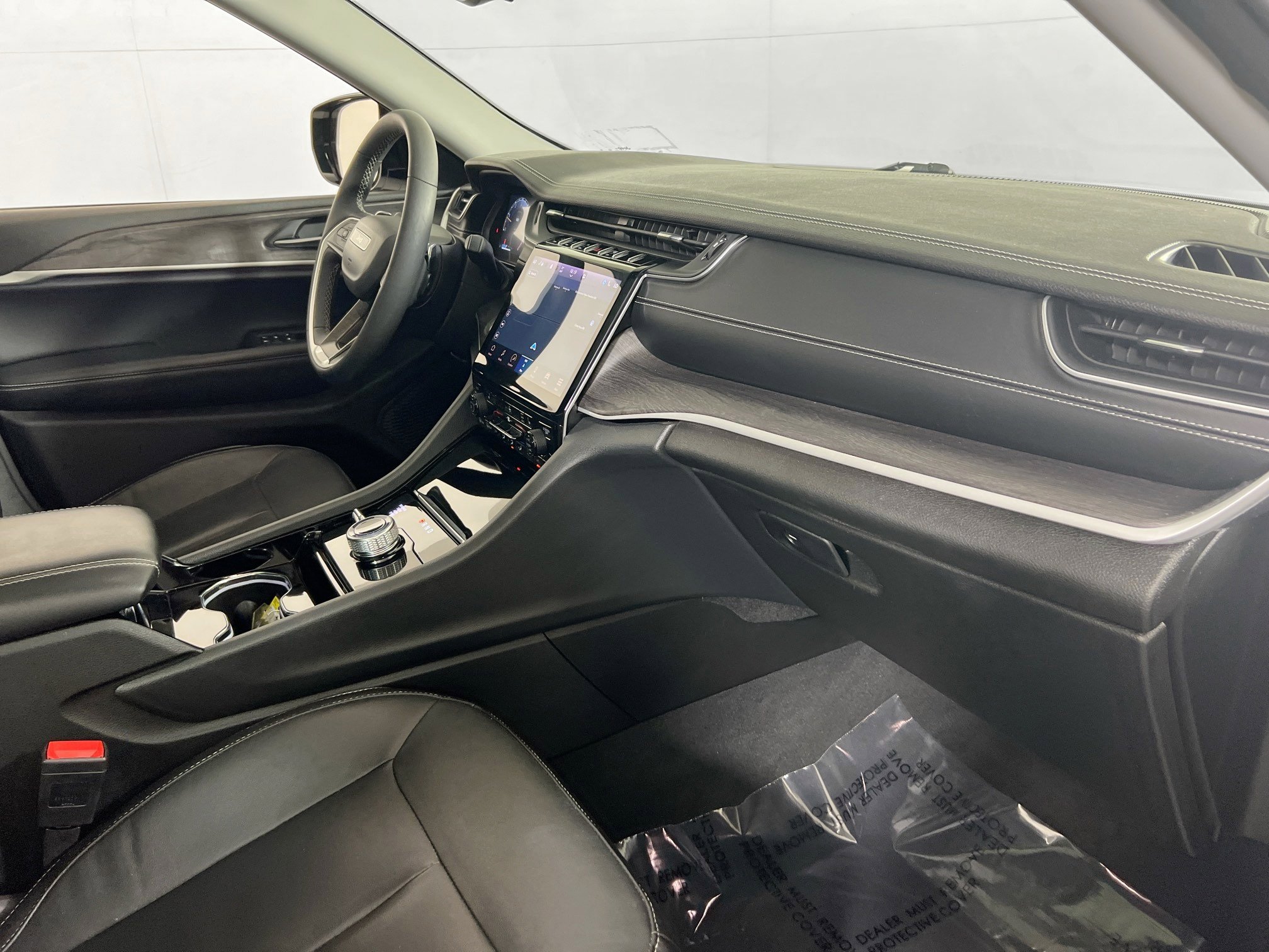 Used 2023 Jeep Grand Cherokee Limited image 29