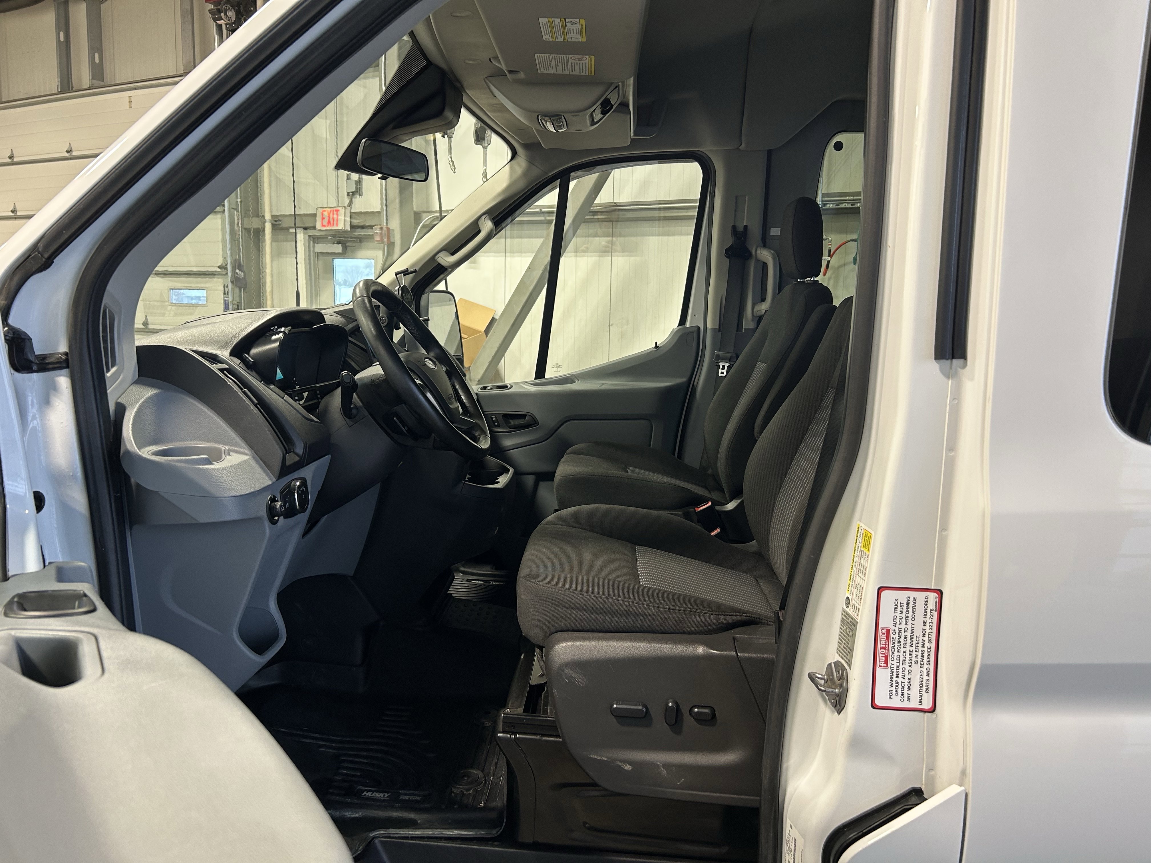 Used 2016 Ford Transit 150 XLT image 9